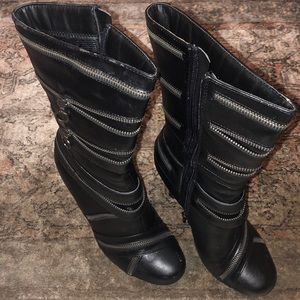 Zipper heeled boots!